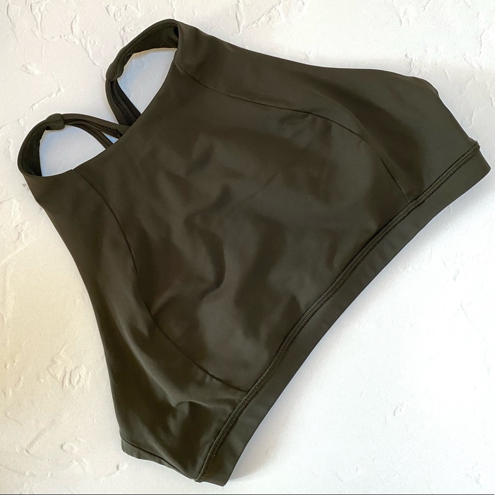 Lululemon Free to be Serene *High Neck Bra -EUC